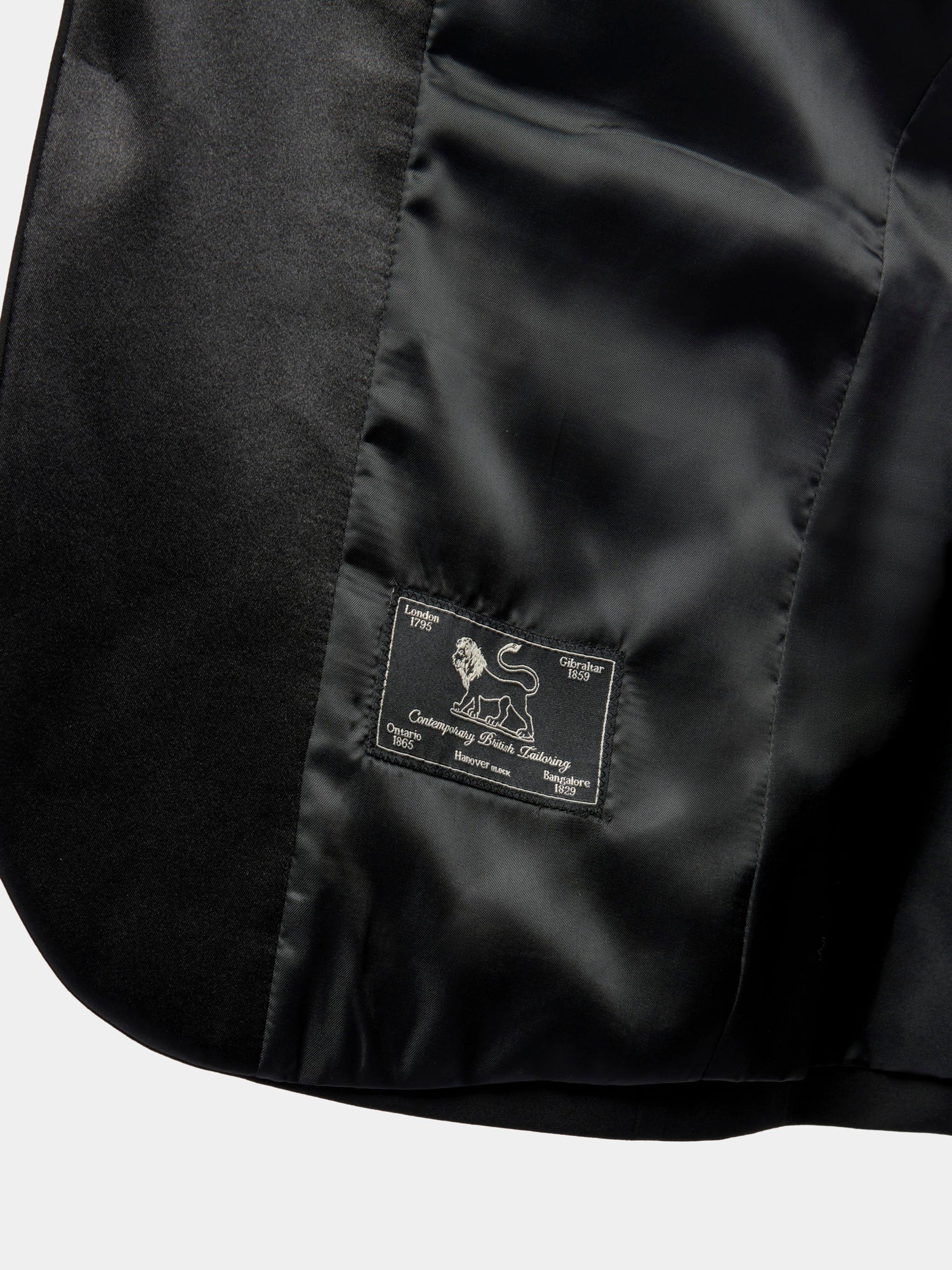 Classic Wool-Blend Tuxedo Jacket - Image 7